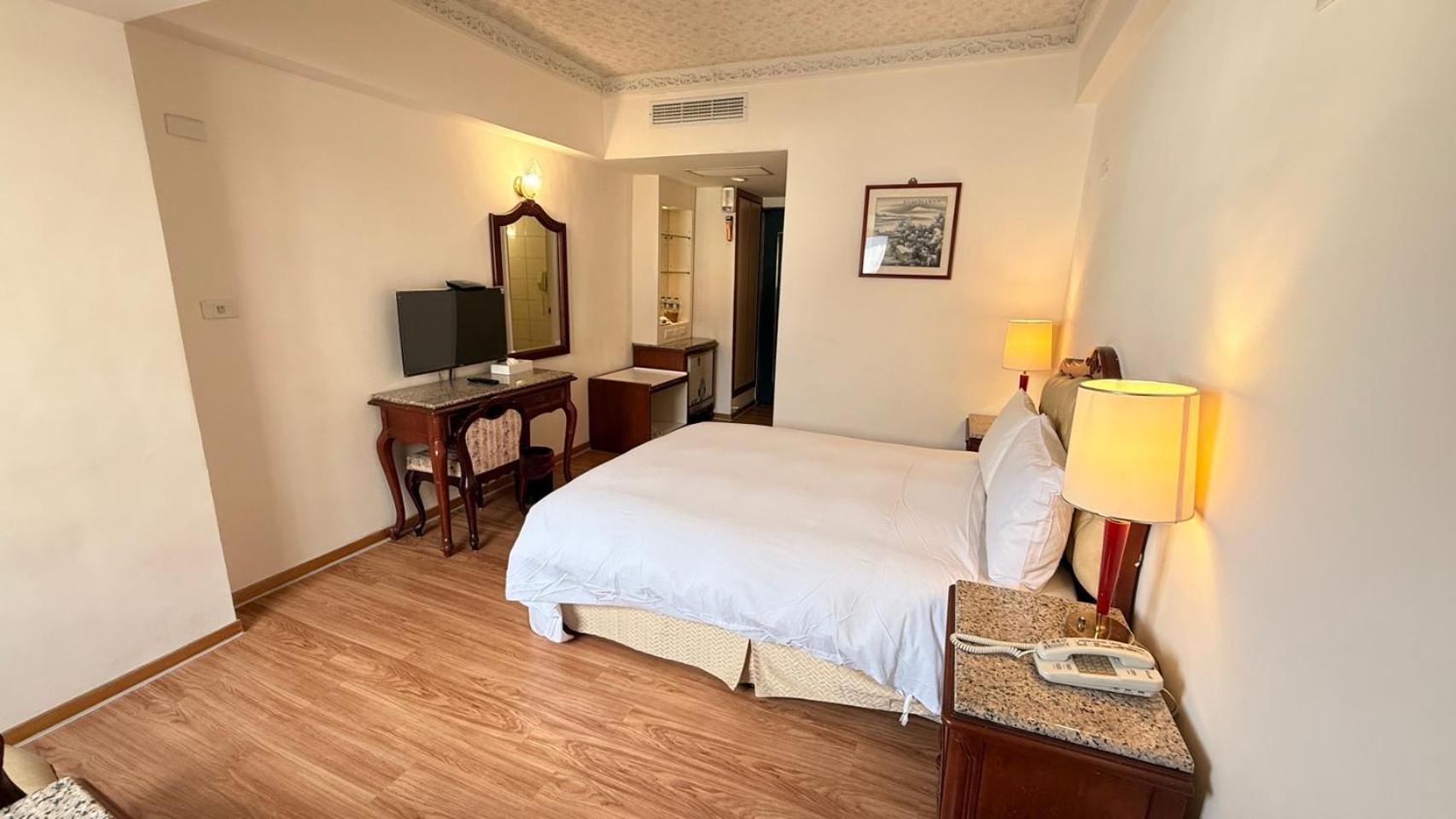 Hua Tong Hotel Hualien City Exterior photo